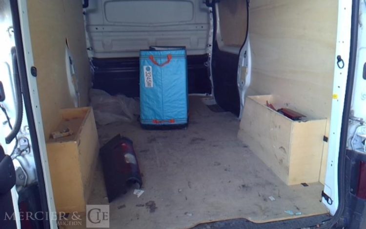 RENAULT TRAFIC GCF 1300 DCI 120 L2H1 BOIS  FS-449-YF