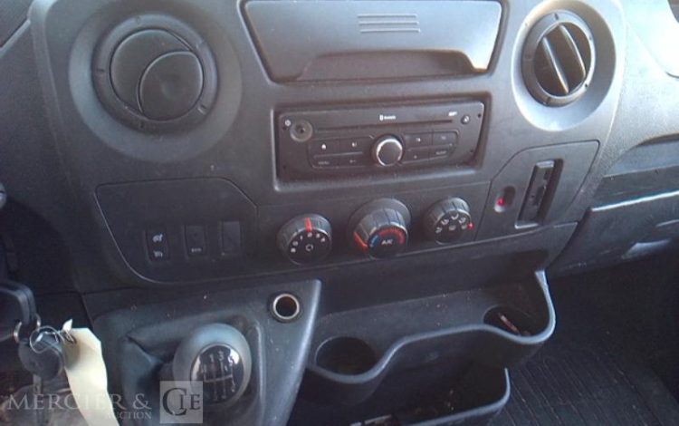 RENAULT MASTER BENNE SIMPLE CABINE COFFRE 2.3 DCI 16V 130CV NOIR FT-560-TC