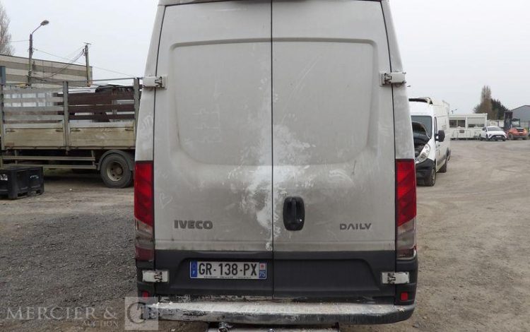 IVECO DAILY 35C18 FG BLANC GR-138-PX