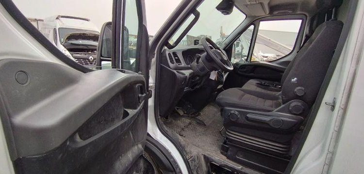 IVECO DAILY 35C18 FG BLANC GR-138-PX