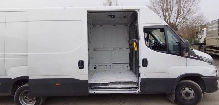 IVECO DAILY 35C18 FG BLANC GR-138-PX