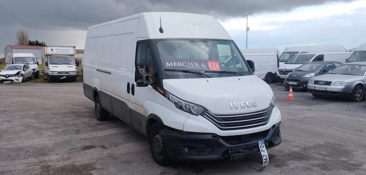 IVECO DAILY 6 FOURGON PHASE 3 35S18 3,0D HI MATIC 175 CV BOITE AUTO – 73647 KMS BLANC GR-947-PZ