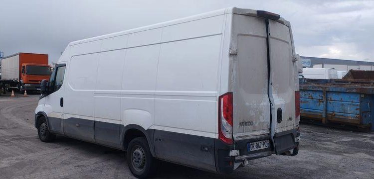IVECO DAILY 6 FOURGON PHASE 3 35S18 3,0D HI MATIC 175 CV BOITE AUTO – 73647 KMS BLANC GR-947-PZ