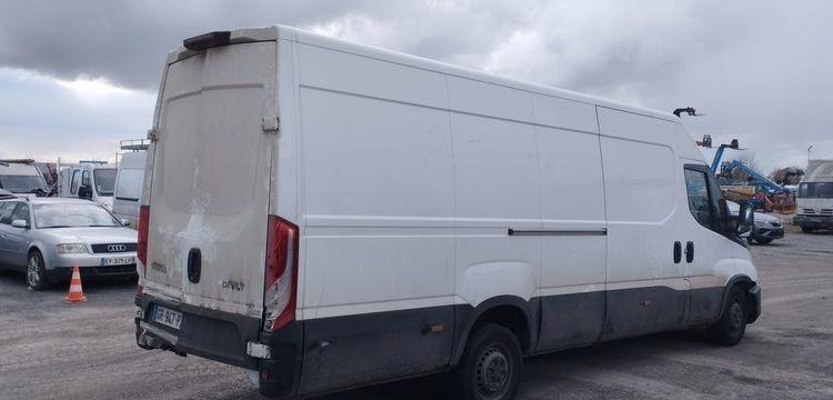 IVECO DAILY 6 FOURGON PHASE 3 35S18 3,0D HI MATIC 175 CV BOITE AUTO – 73647 KMS BLANC GR-947-PZ