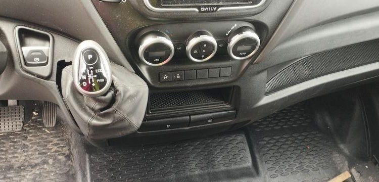 IVECO DAILY 6 FOURGON PHASE 3 35S18 3,0D HI MATIC 175 CV BOITE AUTO – 73647 KMS BLANC GR-947-PZ