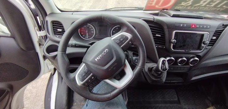 IVECO DAILY 6 FOURGON PHASE 3 35S18 3,0D HI MATIC 175 CV BOITE AUTO – 73647 KMS BLANC GR-947-PZ