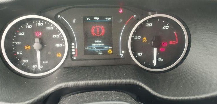 IVECO DAILY 6 FOURGON PHASE 3 35S18 3,0D HI MATIC 175 CV BOITE AUTO – 73647 KMS BLANC GR-947-PZ