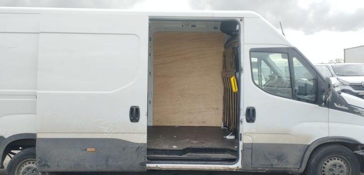IVECO DAILY 6 FOURGON PHASE 3 35S18 3,0D HI MATIC 175 CV BOITE AUTO – 73647 KMS BLANC GR-947-PZ