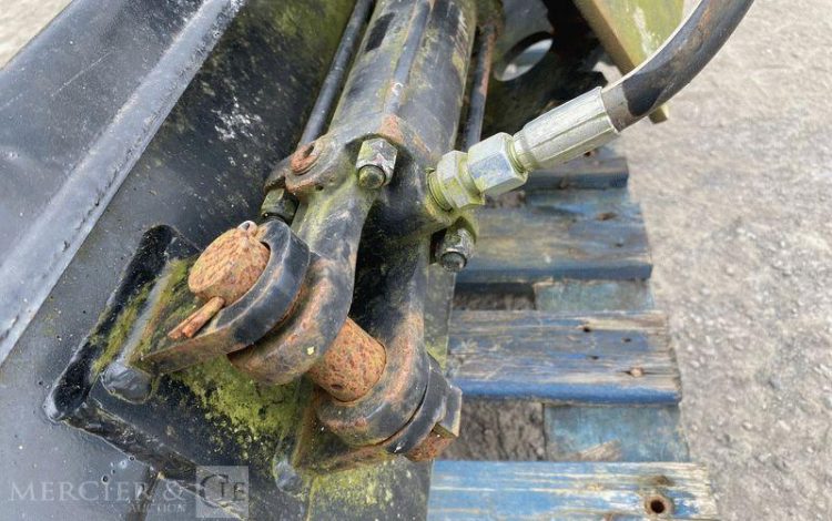 GODET DE CURAGE INCLINABLE 1000MM POUR MINIPELLE 2,5T  LCUR