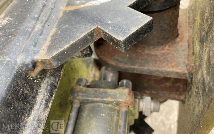 GODET DE CURAGE INCLINABLE 1000MM POUR MINIPELLE 2,5T  LCUR