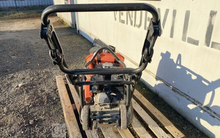 HUSQVARNA PLAQUE VIBRANTE LF75 ESSENCE 89KG  LF75