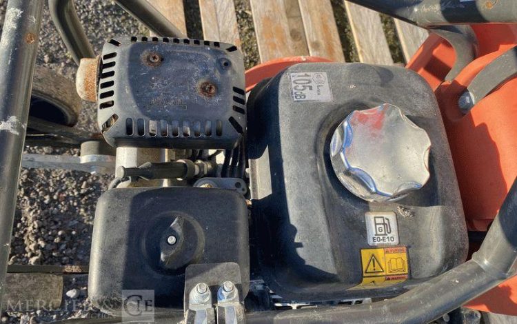 HUSQVARNA PLAQUE VIBRANTE LF75 ESSENCE 89KG  LF75
