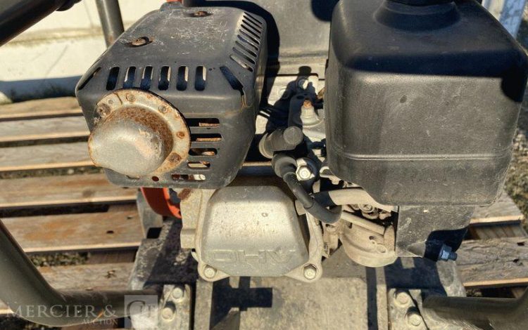 HUSQVARNA PLAQUE VIBRANTE LF75 ESSENCE 89KG  LF75