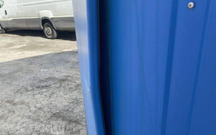 BUNGALOW BUREAU AVEC SANITAIRE / DOUCHE – PORTE ET FENETRE PIGNON  SBV5