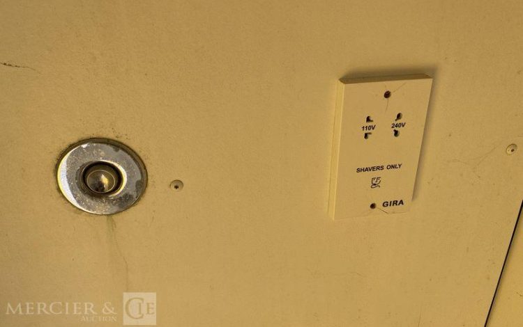 BUNGALOW BUREAU AVEC SANITAIRE / DOUCHE – PORTE ET FENETRE PIGNON  SBV5