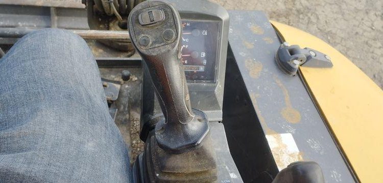 IMER MINI PELLE MINESCAVATORE 27V4 SUR CHENILLE – DIESEL – 2685 HEURES – ANNEE 2018  665