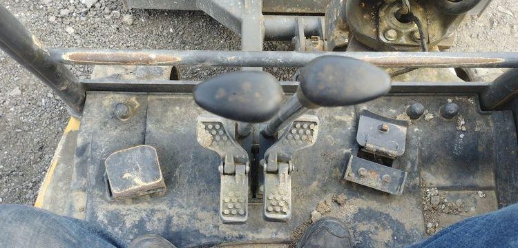 IMER MINI PELLE MINESCAVATORE 27V4 SUR CHENILLE – DIESEL – 2685 HEURES – ANNEE 2018  665
