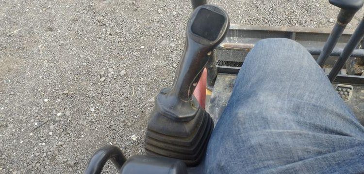 IMER MINI PELLE MINESCAVATORE 27V4 SUR CHENILLE – DIESEL – 2685 HEURES – ANNEE 2018  665
