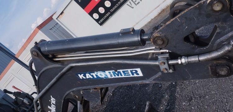 IMER MINI PELLE MINESCAVATORE 27V4 SUR CHENILLE – DIESEL – 2685 HEURES – ANNEE 2018  665