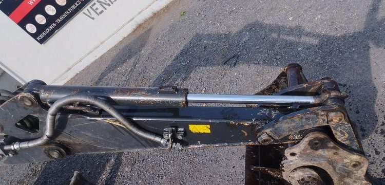 IMER MINI PELLE MINESCAVATORE 27V4 SUR CHENILLE – DIESEL – 2685 HEURES – ANNEE 2018  665