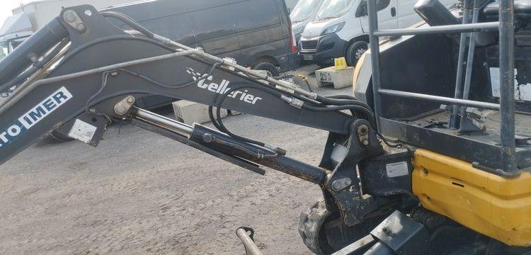 IMER MINI PELLE MINESCAVATORE 27V4 SUR CHENILLE – DIESEL – 2685 HEURES – ANNEE 2018  665