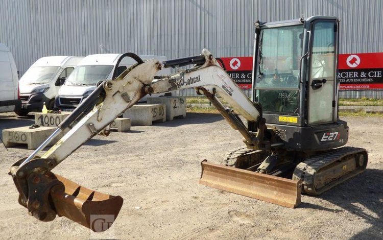 BOBCAT MINI PELLE SUR CHENILLE E27Z DIESEL 2T7 HORAMETRE : 1205 HEURES – ANNEE 2021  13538