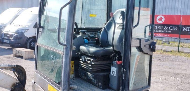 BOBCAT MINI PELLE SUR CHENILLE E27Z DIESEL 2T7 HORAMETRE : 1205 HEURES – ANNEE 2021  13538