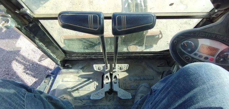 BOBCAT MINI PELLE SUR CHENILLE E27Z DIESEL 2T7 HORAMETRE : 1205 HEURES – ANNEE 2021  13538