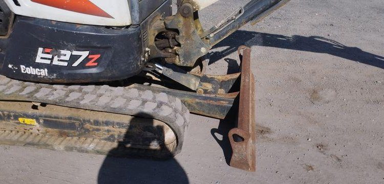 BOBCAT MINI PELLE SUR CHENILLE E27Z DIESEL 2T7 HORAMETRE : 1205 HEURES – ANNEE 2021  13538