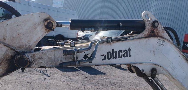 BOBCAT MINI PELLE SUR CHENILLE E27Z DIESEL 2T7 HORAMETRE : 1205 HEURES – ANNEE 2021  13538