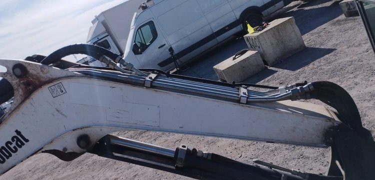 BOBCAT MINI PELLE SUR CHENILLE E27Z DIESEL 2T7 HORAMETRE : 1205 HEURES – ANNEE 2021  13538