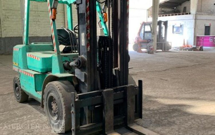MITSUBISHI FD45K2  50HD4705