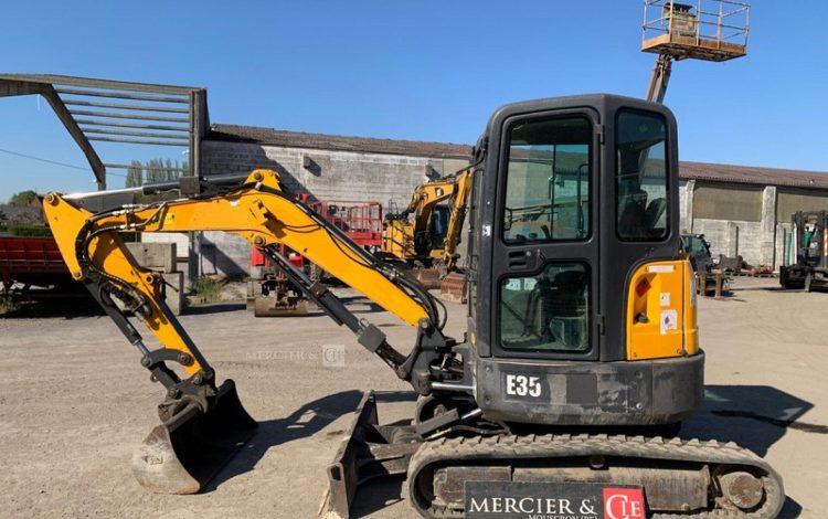 BOBCAT E35  PEL010255