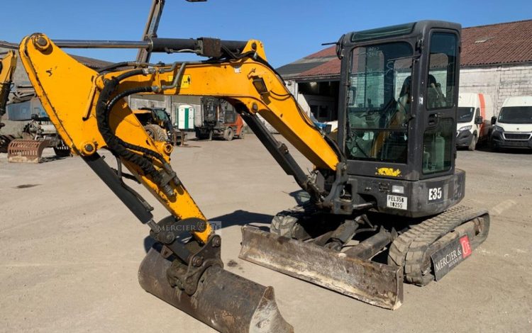 BOBCAT E35  PEL010255