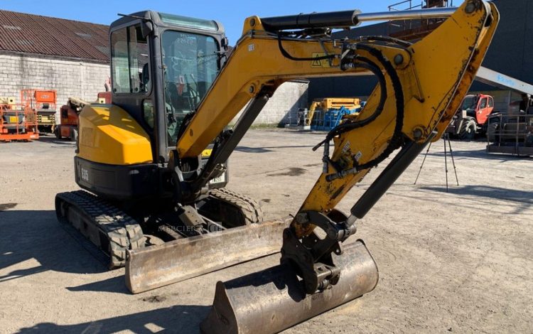 BOBCAT E35  PEL010255