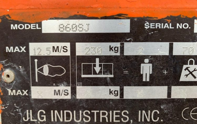 JLG 860SJ  8583
