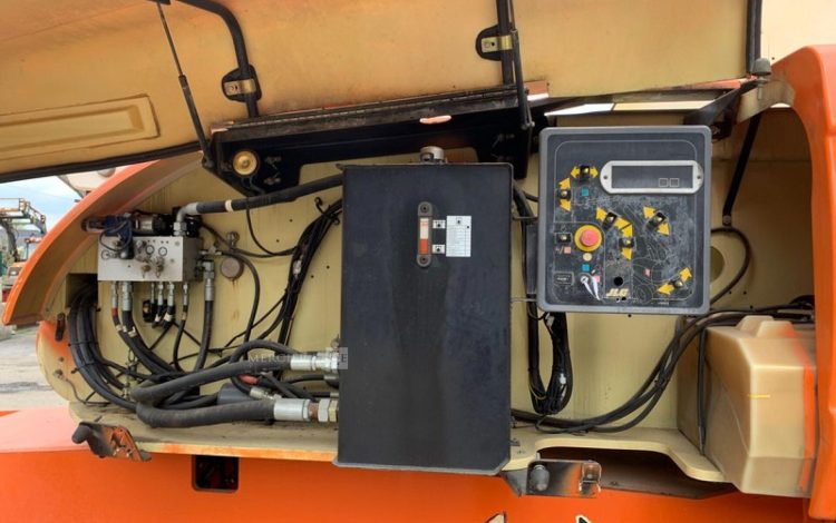 JLG 860SJ  8583