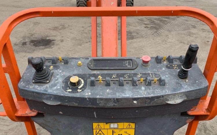 JLG 860SJ  8583