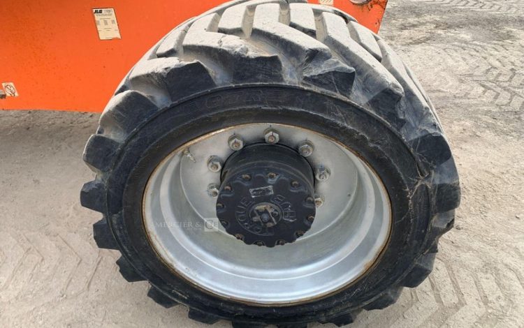 JLG 860SJ  8583
