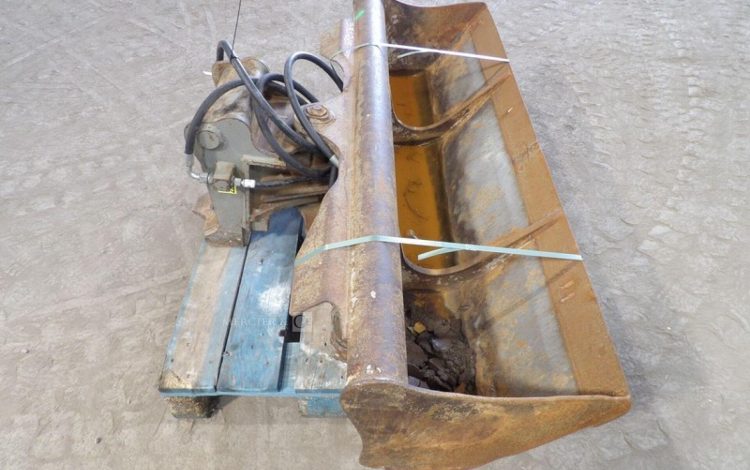 98MAM32025