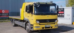 MERCEDES ATEGO DEPANNEUSE AVEC PLATEAU BB50 ET TREUIL – PTAC 11,990 TONNES – 423616 KMS JAUNE 3971YP62