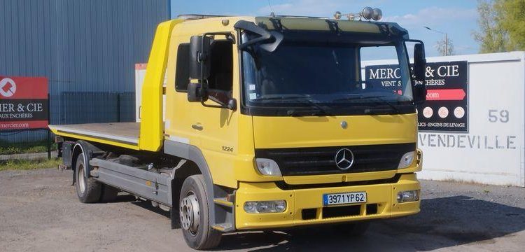 MERCEDES ATEGO DEPANNEUSE AVEC PLATEAU BB50 ET TREUIL – PTAC 11,990 TONNES – 423616 KMS JAUNE 3971YP62