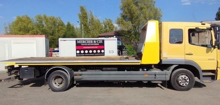 MERCEDES ATEGO DEPANNEUSE AVEC PLATEAU BB50 ET TREUIL – PTAC 11,990 TONNES – 423616 KMS JAUNE 3971YP62