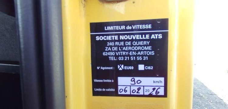 MERCEDES ATEGO DEPANNEUSE AVEC PLATEAU BB50 ET TREUIL – PTAC 11,990 TONNES – 423616 KMS JAUNE 3971YP62