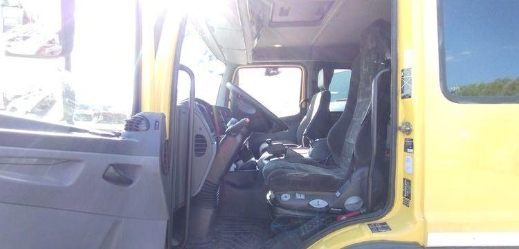 MERCEDES ATEGO DEPANNEUSE AVEC PLATEAU BB50 ET TREUIL – PTAC 11,990 TONNES – 423616 KMS JAUNE 3971YP62