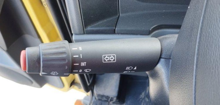 MERCEDES ATEGO DEPANNEUSE AVEC PLATEAU BB50 ET TREUIL – PTAC 11,990 TONNES – 423616 KMS JAUNE 3971YP62