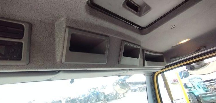 MERCEDES ATEGO DEPANNEUSE AVEC PLATEAU BB50 ET TREUIL – PTAC 11,990 TONNES – 423616 KMS JAUNE 3971YP62