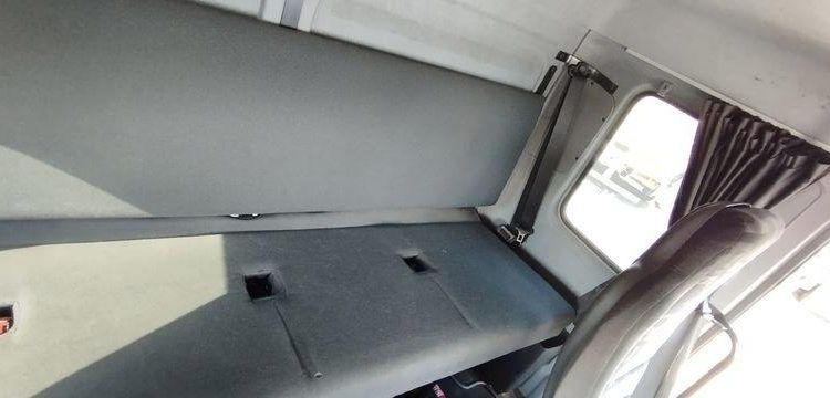 MERCEDES ATEGO DEPANNEUSE AVEC PLATEAU BB50 ET TREUIL – PTAC 11,990 TONNES – 423616 KMS JAUNE 3971YP62