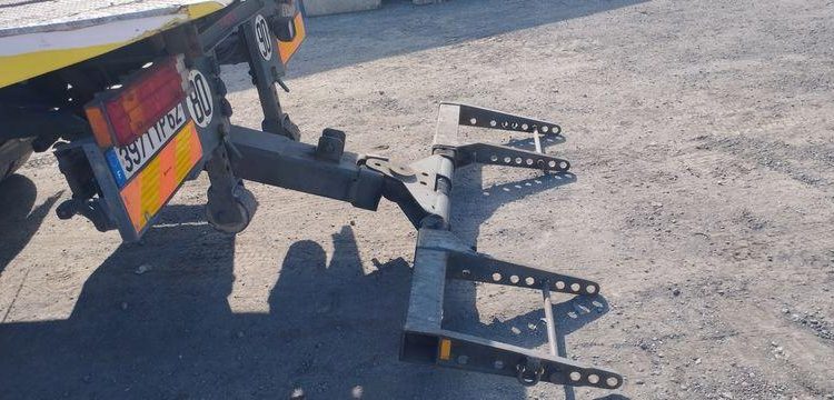 MERCEDES ATEGO DEPANNEUSE AVEC PLATEAU BB50 ET TREUIL – PTAC 11,990 TONNES – 423616 KMS JAUNE 3971YP62