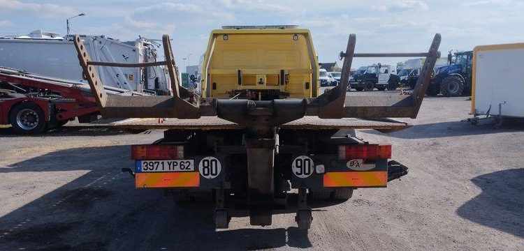 MERCEDES ATEGO DEPANNEUSE AVEC PLATEAU BB50 ET TREUIL – PTAC 11,990 TONNES – 423616 KMS JAUNE 3971YP62
